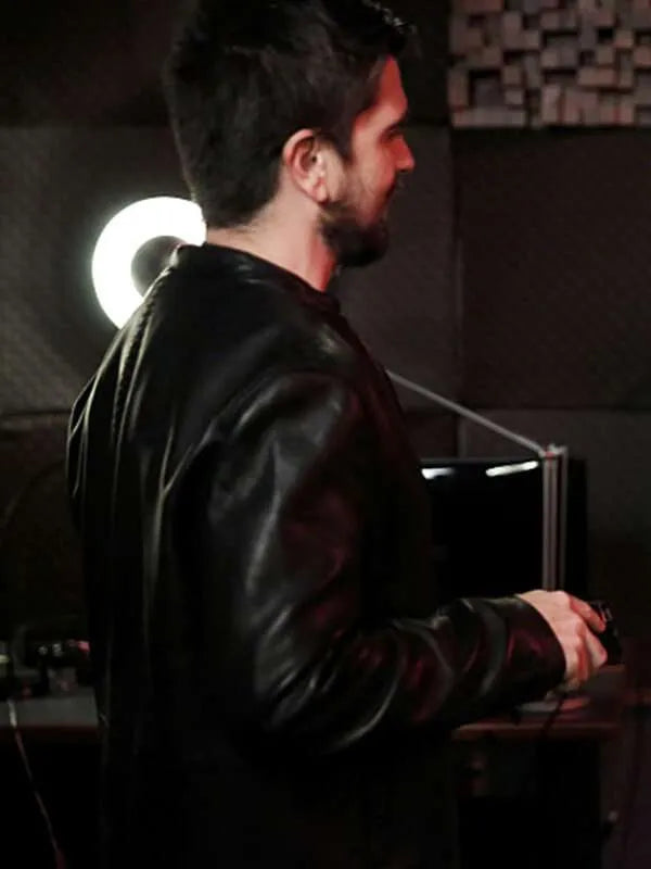 Stylish Elliot Lantana jacket worn by Juanes in Jane the Virgin in American Style