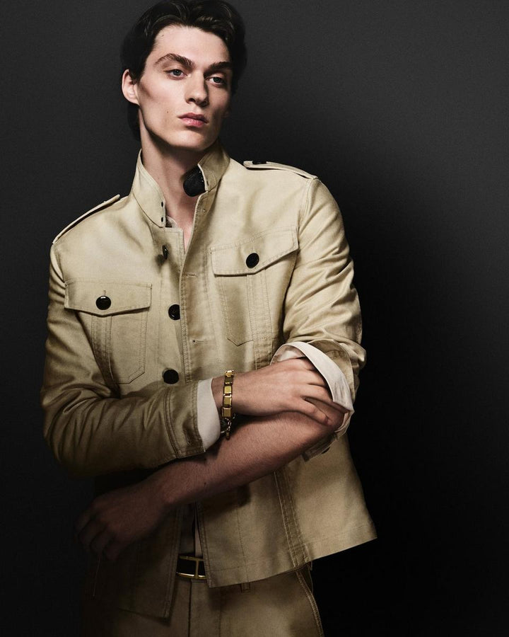 Fashionable cotton satin outershirt featuring a stand-up collar in France Style