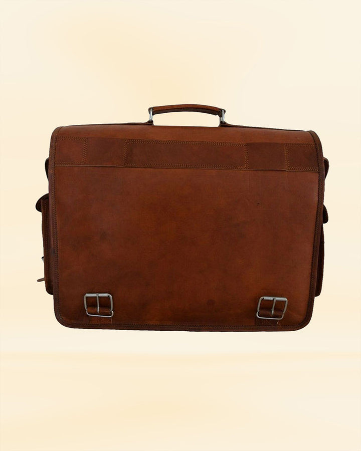 The high-quality leather finish of our messenger backpack, designed for the American market