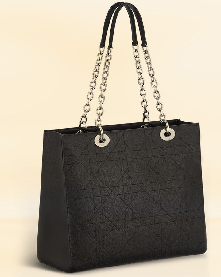 Premium quality leather bag by UltraDior with timeless appeal in US style