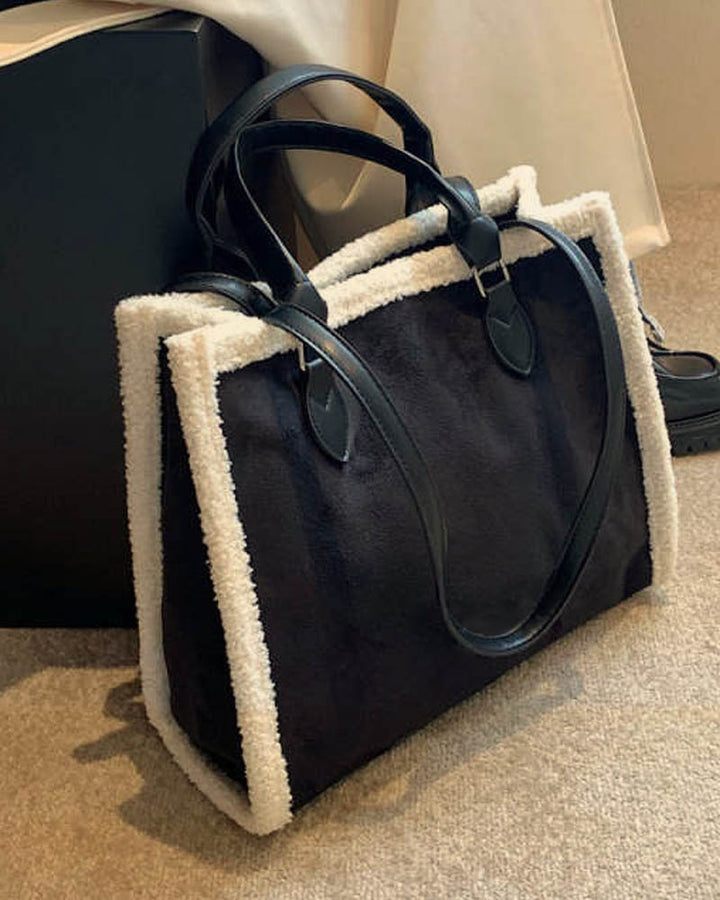 Chic Vintage Tote Bag with Elegant Lines in American style