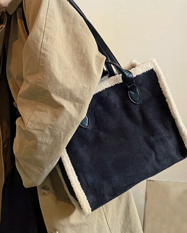 Trendy Tote Bag with Vintage-inspired Design in American style