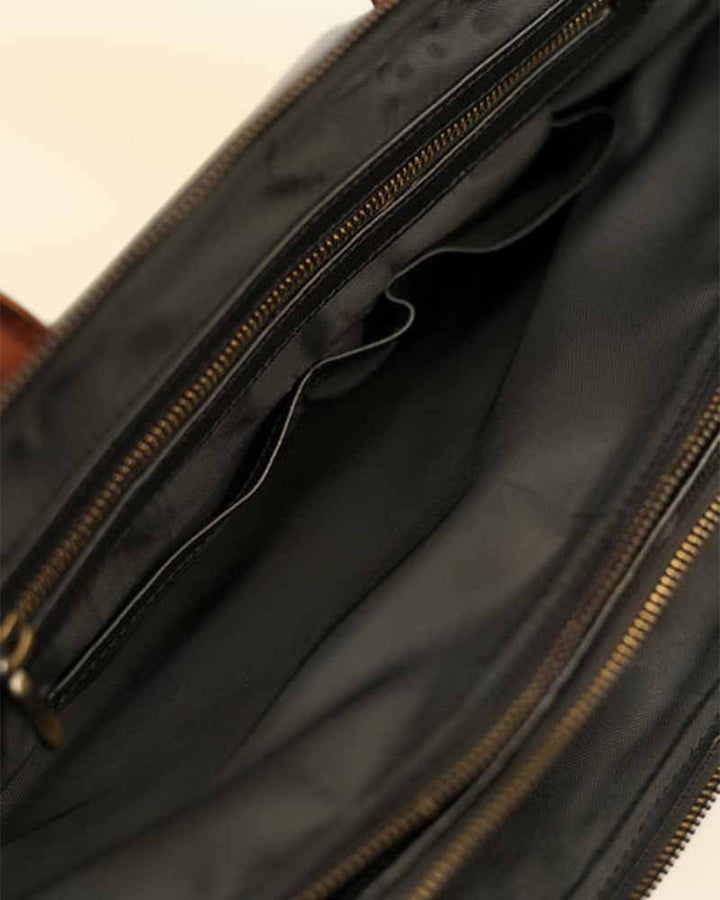 Experience Professionalism and Class with Our Elite Bag in US