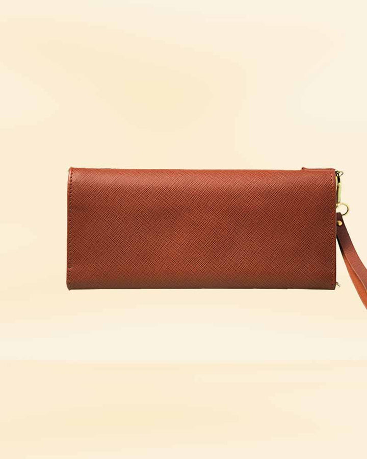 Luxurious wristlet clutch for formal events in Us