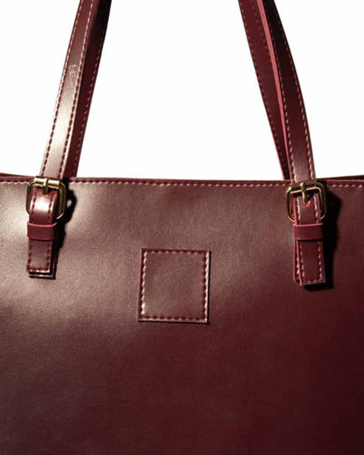 Great for travelers who need a reliable and spacious carry-on Usa style