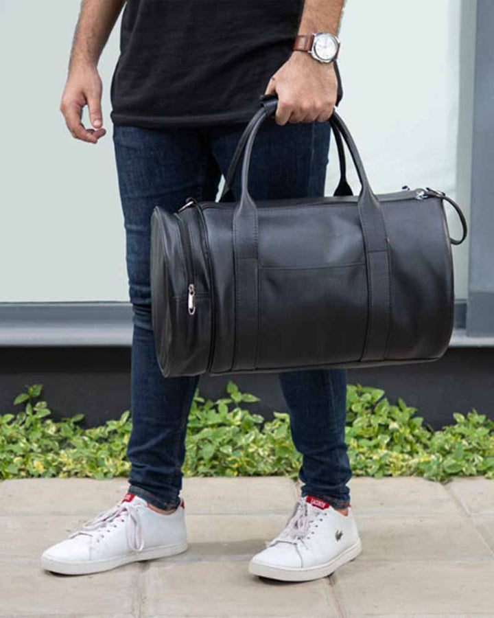 Brown leather duffle bag for travel in American market
