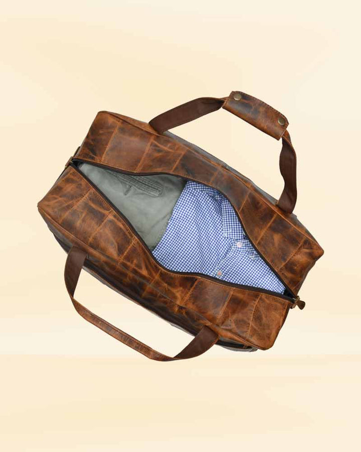 The high-quality leather finish of our duffel bag, designed for the American market