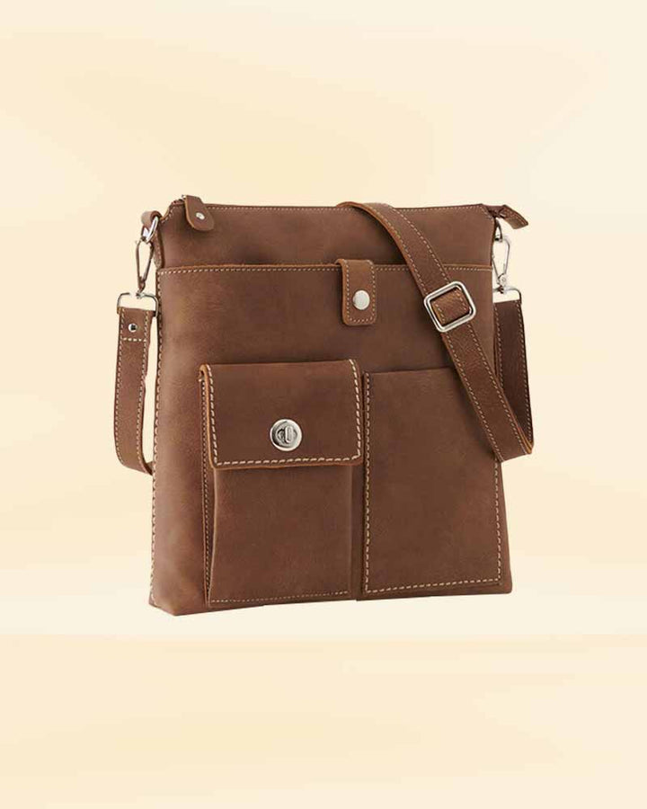 The spaciousness of our leather Villager Tribe bag, perfect for the American market