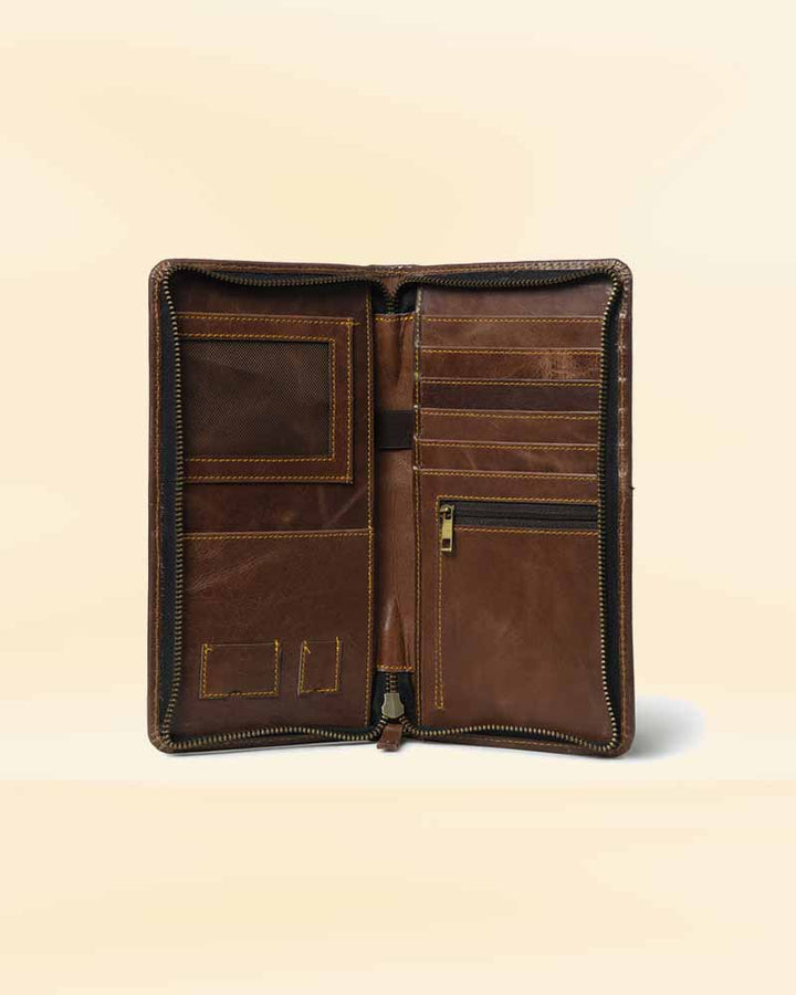 Our leather Multi Purpose bag in a everyday setting, ideal for the American consumer looking for a versatile and functional bag