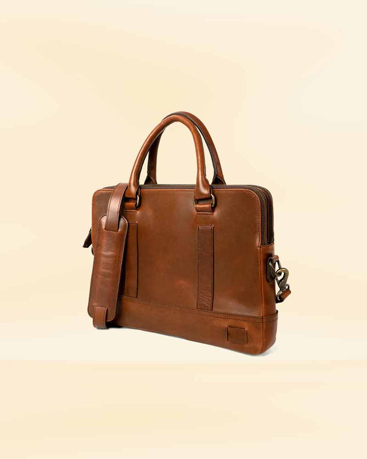 The adjustable shoulder strap of our leather attache, ideal for the American consumer