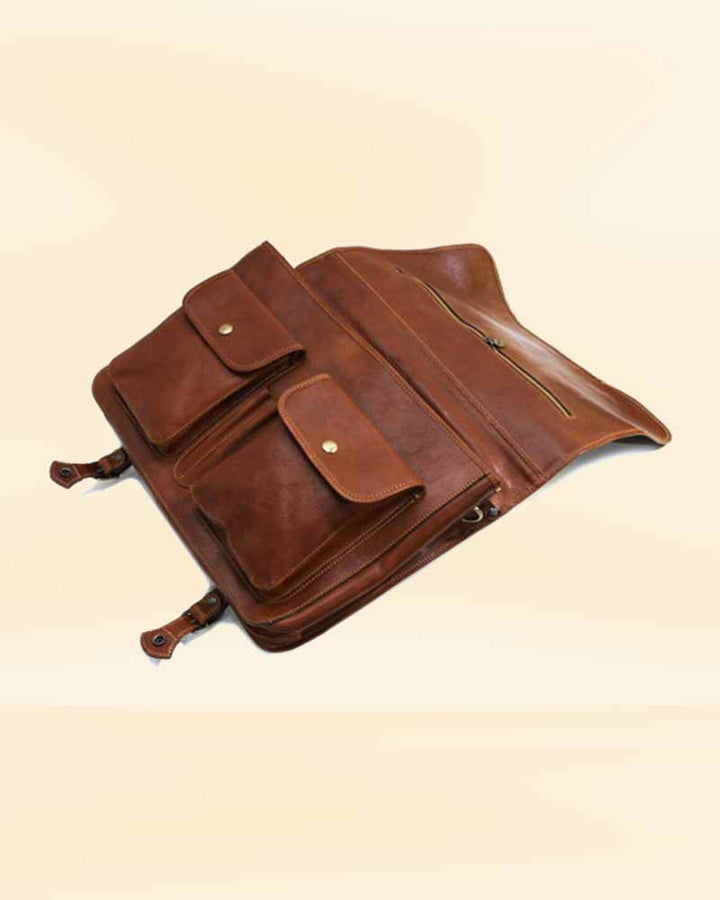 Slim and lightweight Palermo leather messenger bag for easy transport