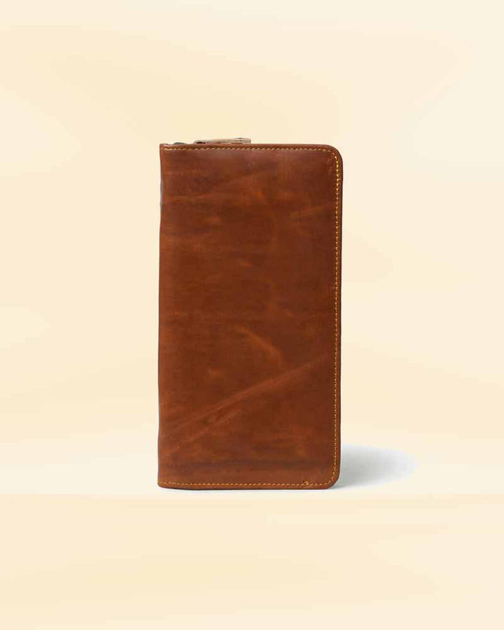 The high-quality hardware of our leather Multi Purpose bag, ideal for the American consumer