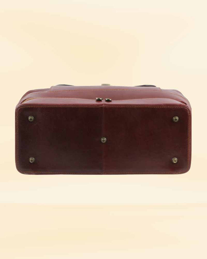 Giotto leather doctor bag with detachable shoulder strap for versatility