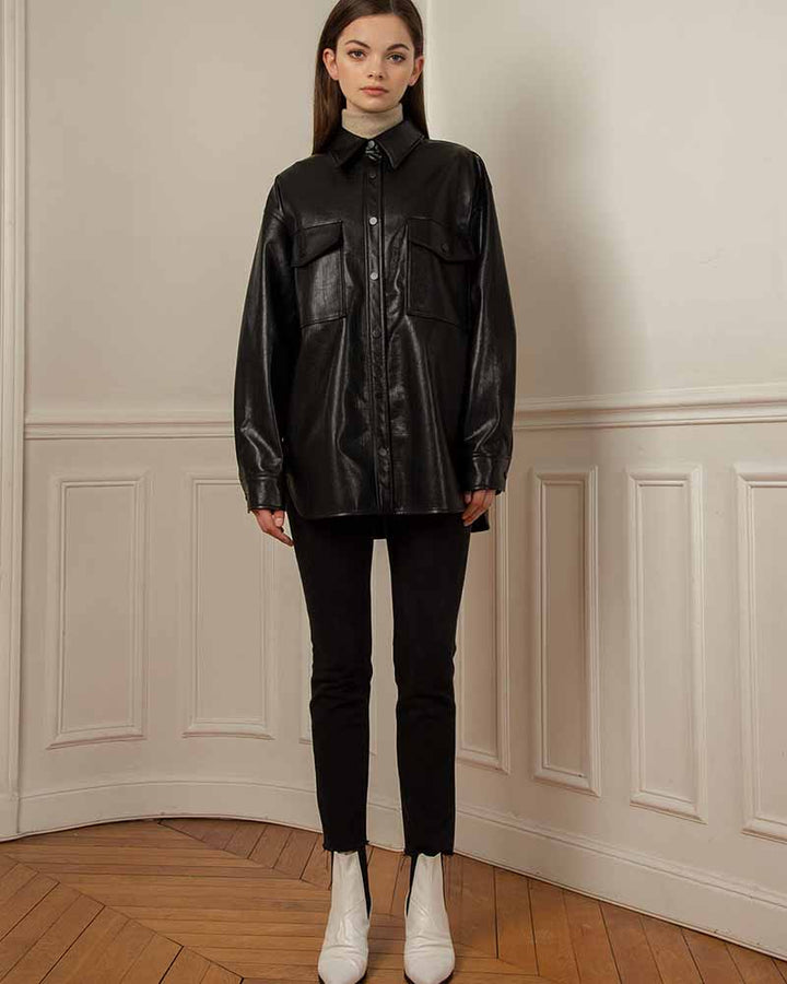 Button-up shirt with a unique and bold look