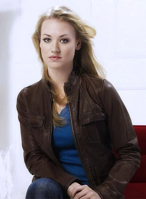 Yvonne Strahovski's cool and chic leather jacket look in American market